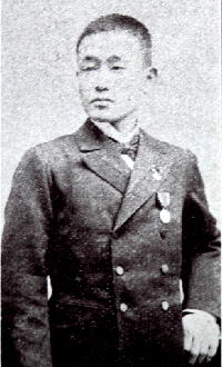 労働組合期成会幹事　村松民太郎、『日本の労働運動』口絵写真より。胸に飾られている勲章は、おそらく日清戦争の際に授与されたものであろう。